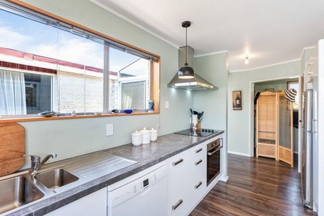 Photo of property in 9 Bermuda Grove, Paraparaumu Beach, Paraparaumu, 5032