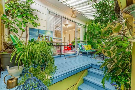 Photo of property in 1/3a Kirrie Avenue, Te Atatu South, Auckland, 0610