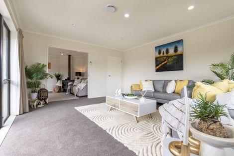 Photo of property in 7 Lourie Way, Fitzherbert, Palmerston North, 4410