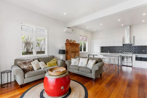 Photo of property in 12 Birkley Road, Bayswater, Auckland, 0622