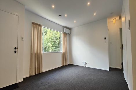 Photo of property in 2/4 Glanmire Road, Newlands, Wellington, 6037