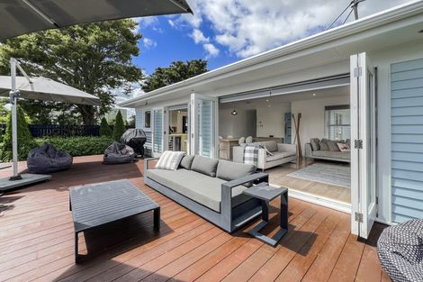 Photo of property in 15 Argyle Street, Waipu, 0510