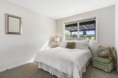 Photo of property in 3 Fendalton Place, Hatfields Beach, Orewa, 0931