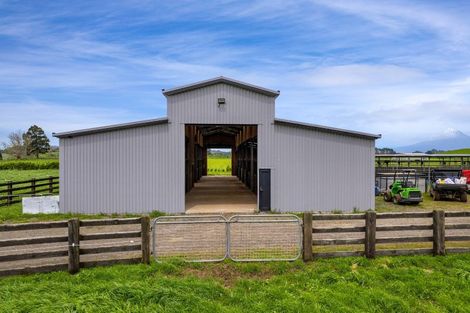 Photo of property in 312 Corbett Road, Paraite, New Plymouth, 4373