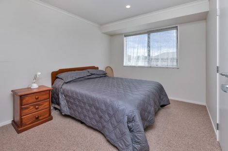 Photo of property in 5 Roto View, One Tree Point, 0118