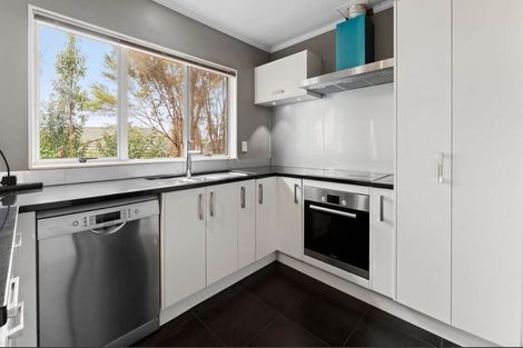 Photo of property in 18 Vintage Drive, Henderson, Auckland, 0612