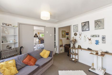 Photo of property in 25 Seddon Street, Waikanae, 5036