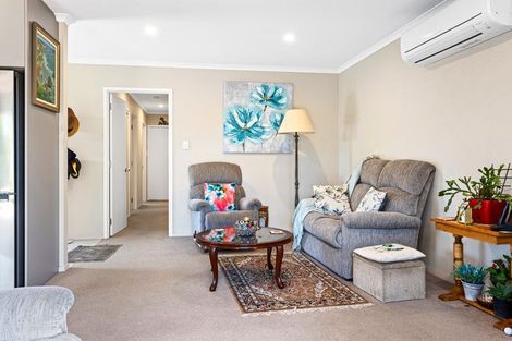 Photo of property in 21 Bideford Place, Dallington, Christchurch, 8061