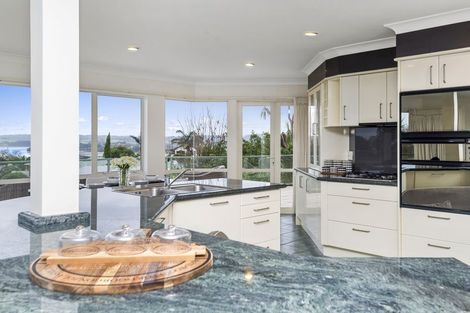 Photo of property in 10 Callender Place, Shelly Park, Auckland, 2014