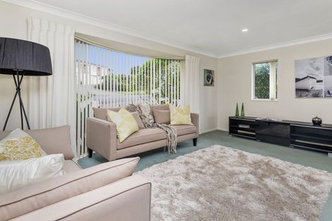 Photo of property in 10 Callender Place, Shelly Park, Auckland, 2014