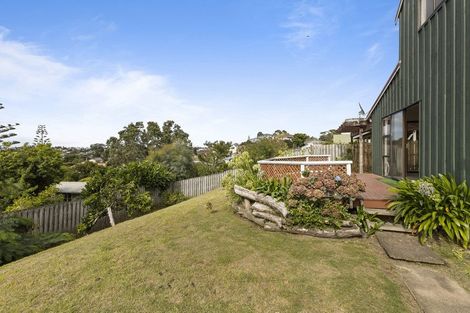 Photo of property in 2/19 Marcel Place, Glenfield, Auckland, 0629