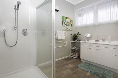 Photo of property in 11a Arthur Grove, Waikanae, 5036