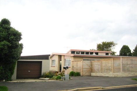 Photo of property in 28 Estuary Crescent, Fairfield, Dunedin, 9018