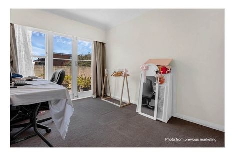 Photo of property in 6 Glenvil Lane, Te Atatu Peninsula, Auckland, 0610