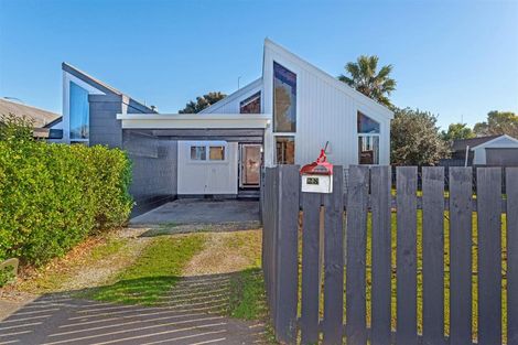 Photo of property in 28 De Lautour Road, Inner Kaiti, Gisborne, 4010