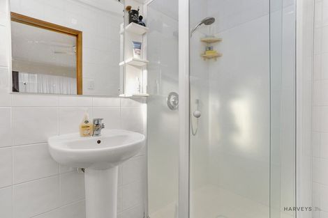 Photo of property in 6 Fairmount Road, Titirangi, Auckland, 0604