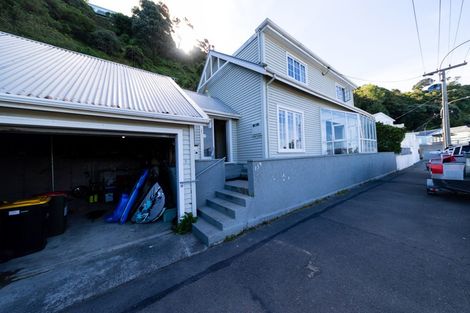Photo of property in 159 Marine Parade, Seatoun, Wellington, 6022