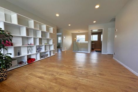 Photo of property in 17a Lake Pupuke Drive, Takapuna, Auckland, 0622