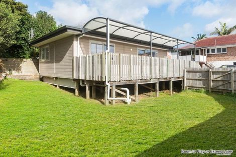 Photo of property in 219a Birkdale Road, Birkdale, Auckland, 0626