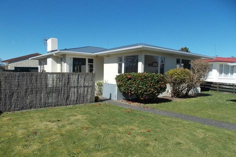 Photo of property in 60 College Street, Awapuni, Palmerston North, 4412