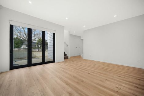 Photo of property in 62a Glenmore Road, Sunnyhills, Auckland, 2010