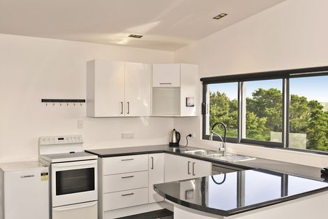 Photo of property in 15 Tamahunga Road, Kaiwaka, 0573