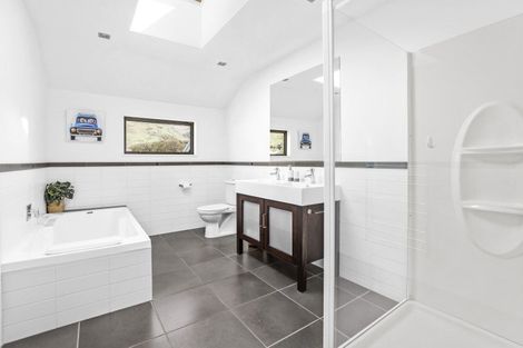 Photo of property in 15 Jessies Crescent, Wanaka, 9305