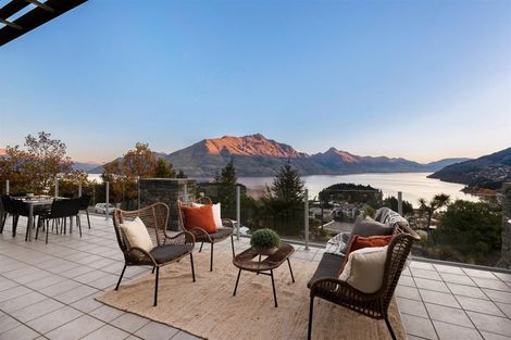 Photo of property in 4/25 Belfast Terrace, Queenstown, 9300