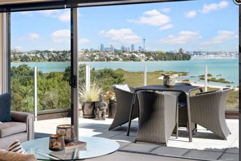 Photo of property in 2/16 Pine Ridge Terrace, Hauraki, Auckland, 0622