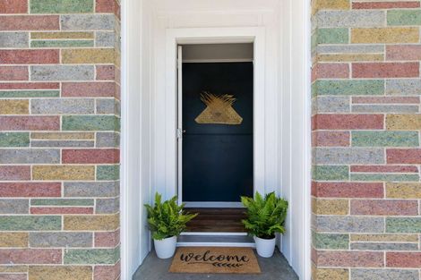 Photo of property in 20 Pamu Place, Waitara, 4320