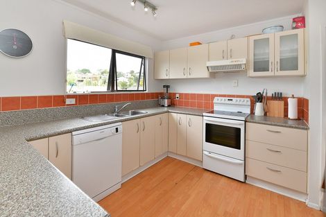 Photo of property in 10 Elliston Crescent, Stanmore Bay, Whangaparaoa, 0932