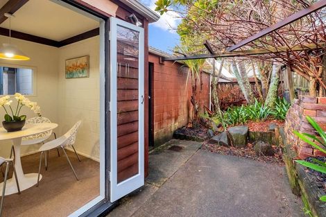 Photo of property in 2/5 Putney Place, Ranui, Auckland, 0612