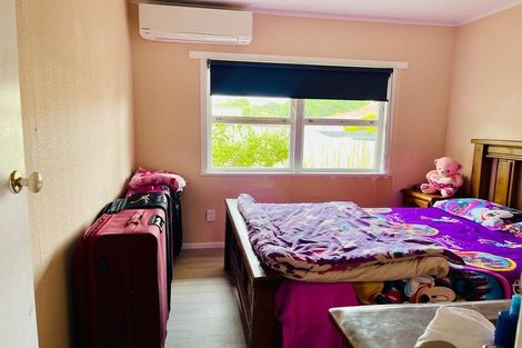 Photo of property in 2/15 Waterview Road West, Takanini, 2112