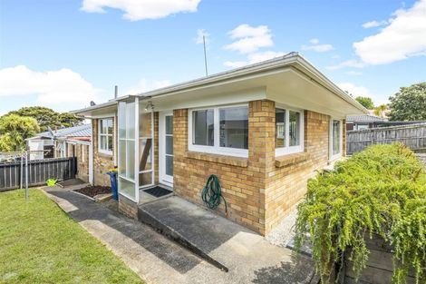 Photo of property in 1/9 Brunton Place, Glenfield, Auckland, 0629