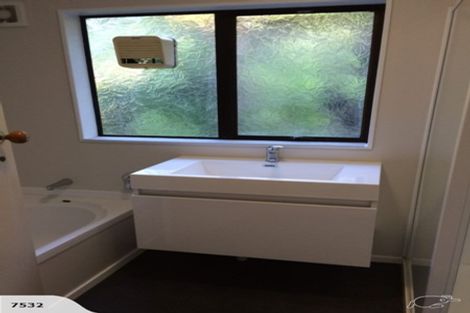 Photo of property in 34 Pekanga Road, Normandale, Lower Hutt, 5010