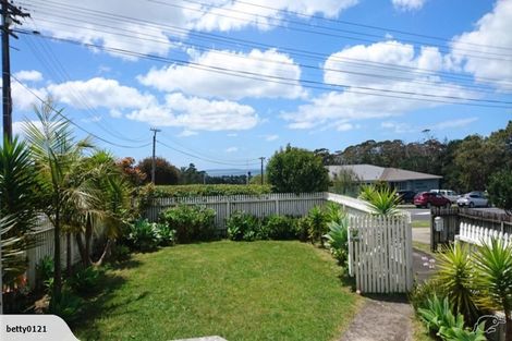 Photo of property in 296 East Coast Road, Forrest Hill, Auckland, 0620