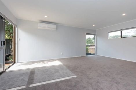 Photo of property in 1/10 Aronia Way, Goodwood Heights, Auckland, 2105