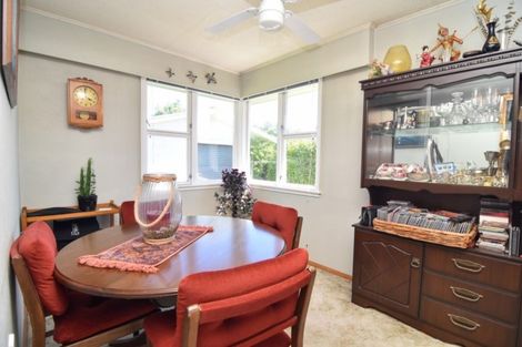 Photo of property in 10-12 Mckenzie Terrace, Carterton, 5713