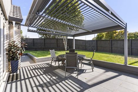 Photo of property in 1/13 Perendale Close, Somerville, Auckland, 2014