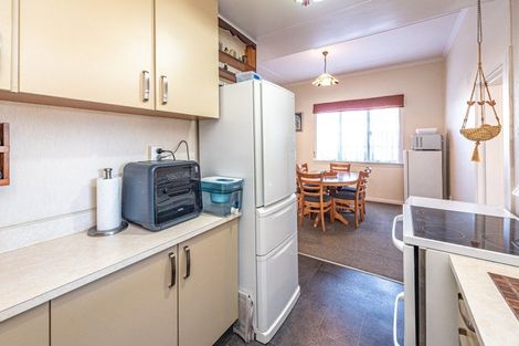Photo of property in 1 Gunn Street, Gonville, Whanganui, 4501