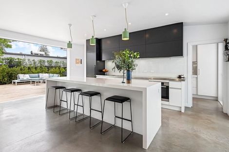 Photo of property in 438 Point Chevalier Road, Point Chevalier, Auckland, 1022