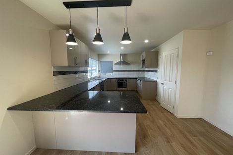 Photo of property in 8 Blethyn Place, Te Atatu South, Auckland, 0610