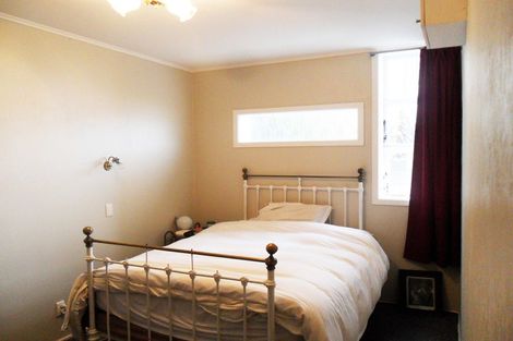 Photo of property in 2 Queens Drive, Kilbirnie, Wellington, 6022