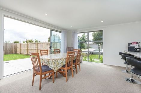Photo of property in 97 Popokatea Drive, Takanini, 2112