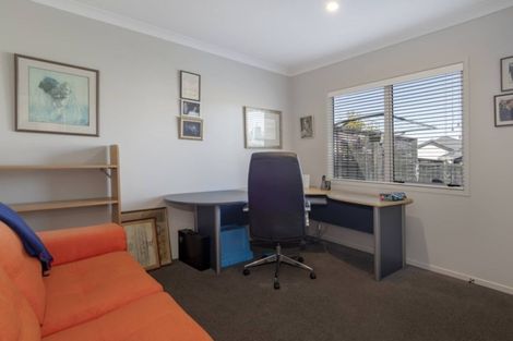 Photo of property in 30 Bridgewater Way, Pyes Pa, Tauranga, 3112