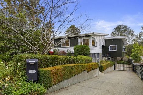 Photo of property in 4 Harewood Grove, Pinehaven, Upper Hutt, 5019