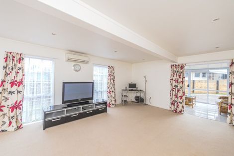 Photo of property in 2 Photinia Place, Aramoho, Whanganui, 4500