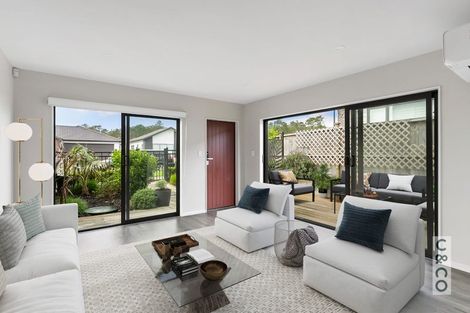 Photo of property in 2e Vinistra Road, Kumeu, 0810