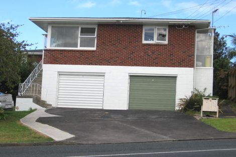Photo of property in 2/4 Kowhai Road, Campbells Bay, Auckland, 0630