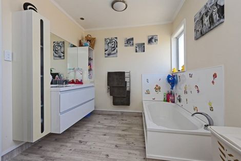 Photo of property in 20 Cortes Crescent, Flaxmere, Hastings, 4120